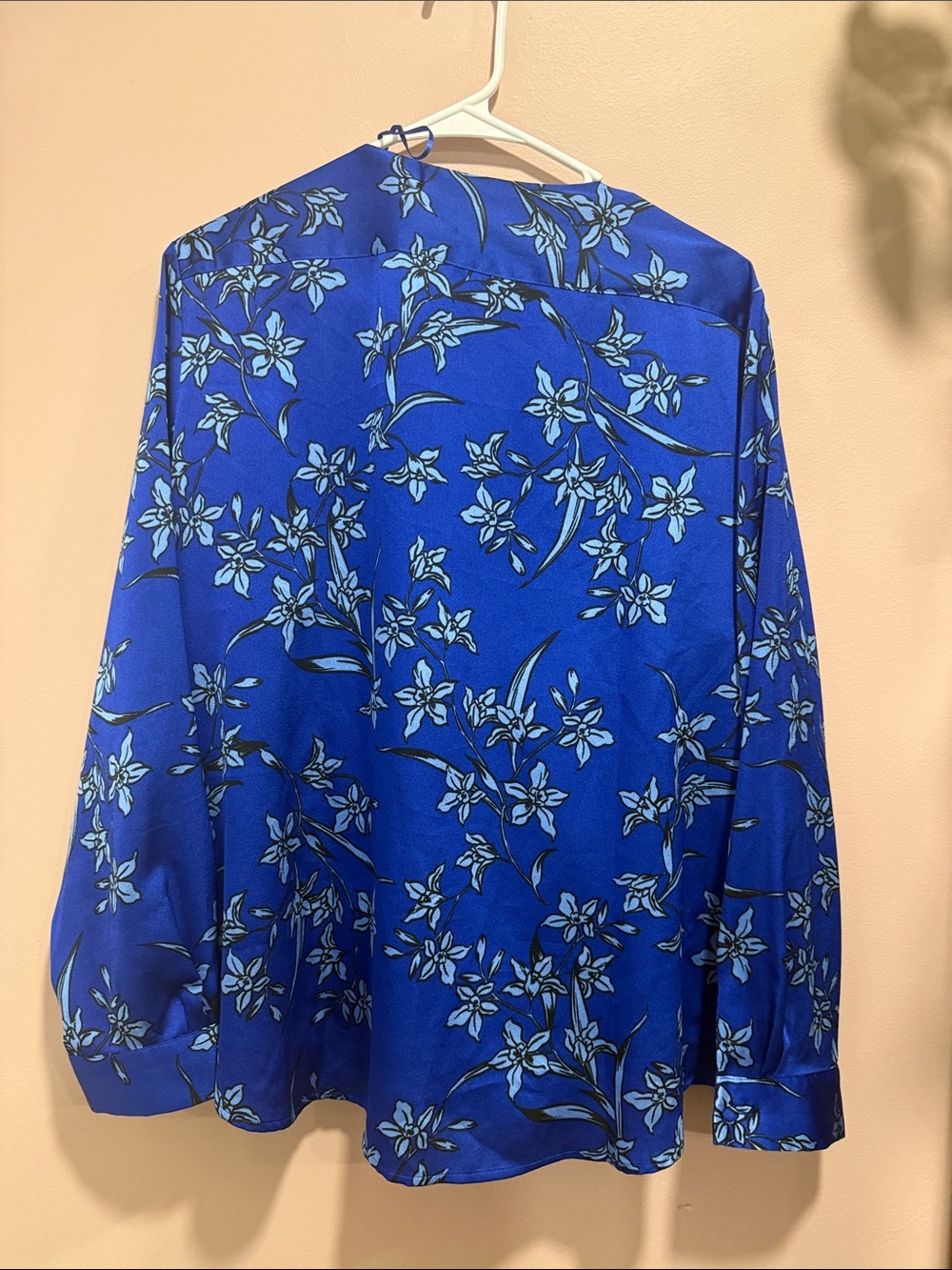 Vince Camuto Blue Floral Draped Blouse - Picture 5 of 5